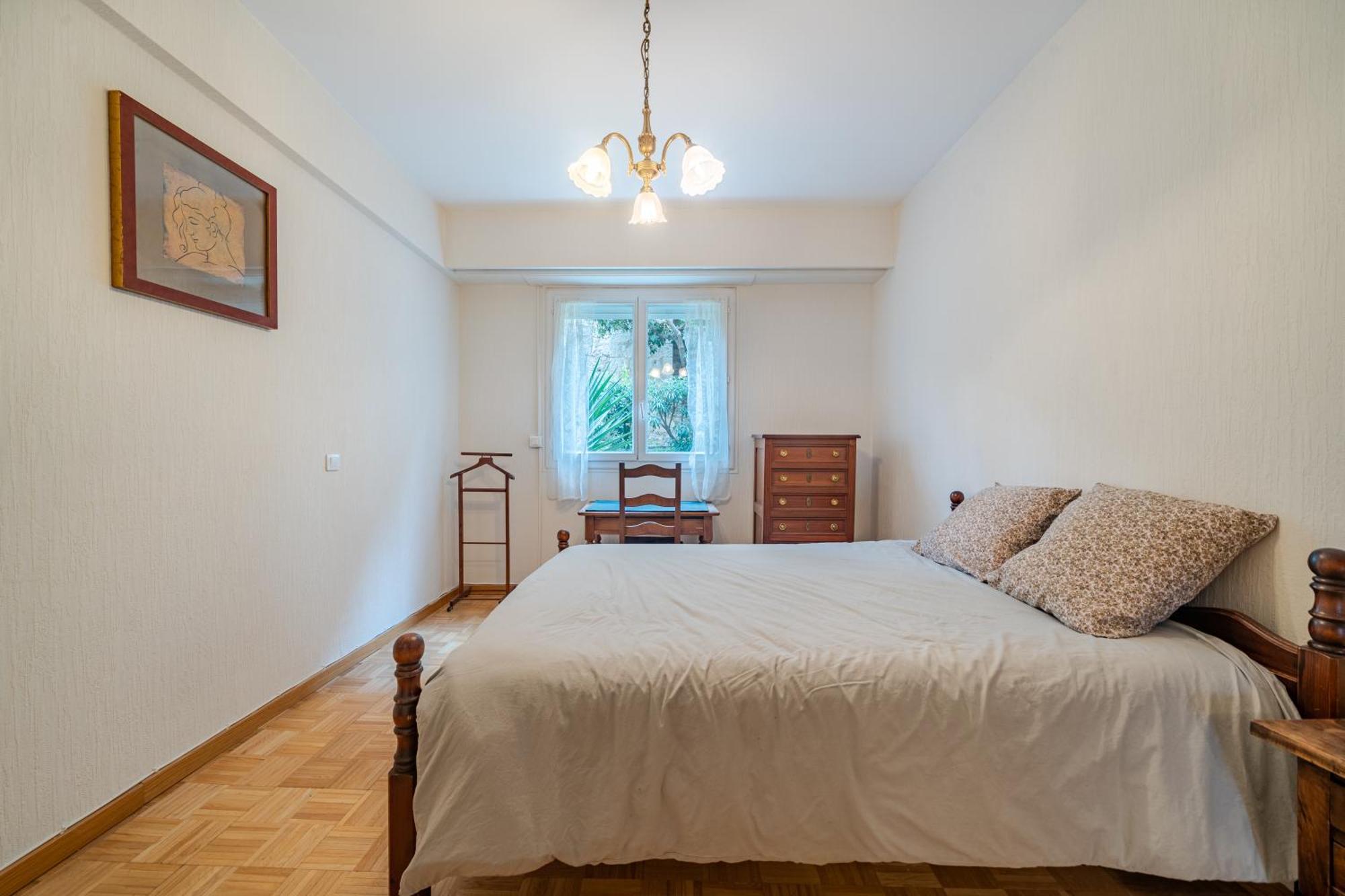 Appartement Grand 3 Pieces Calme - - Garage