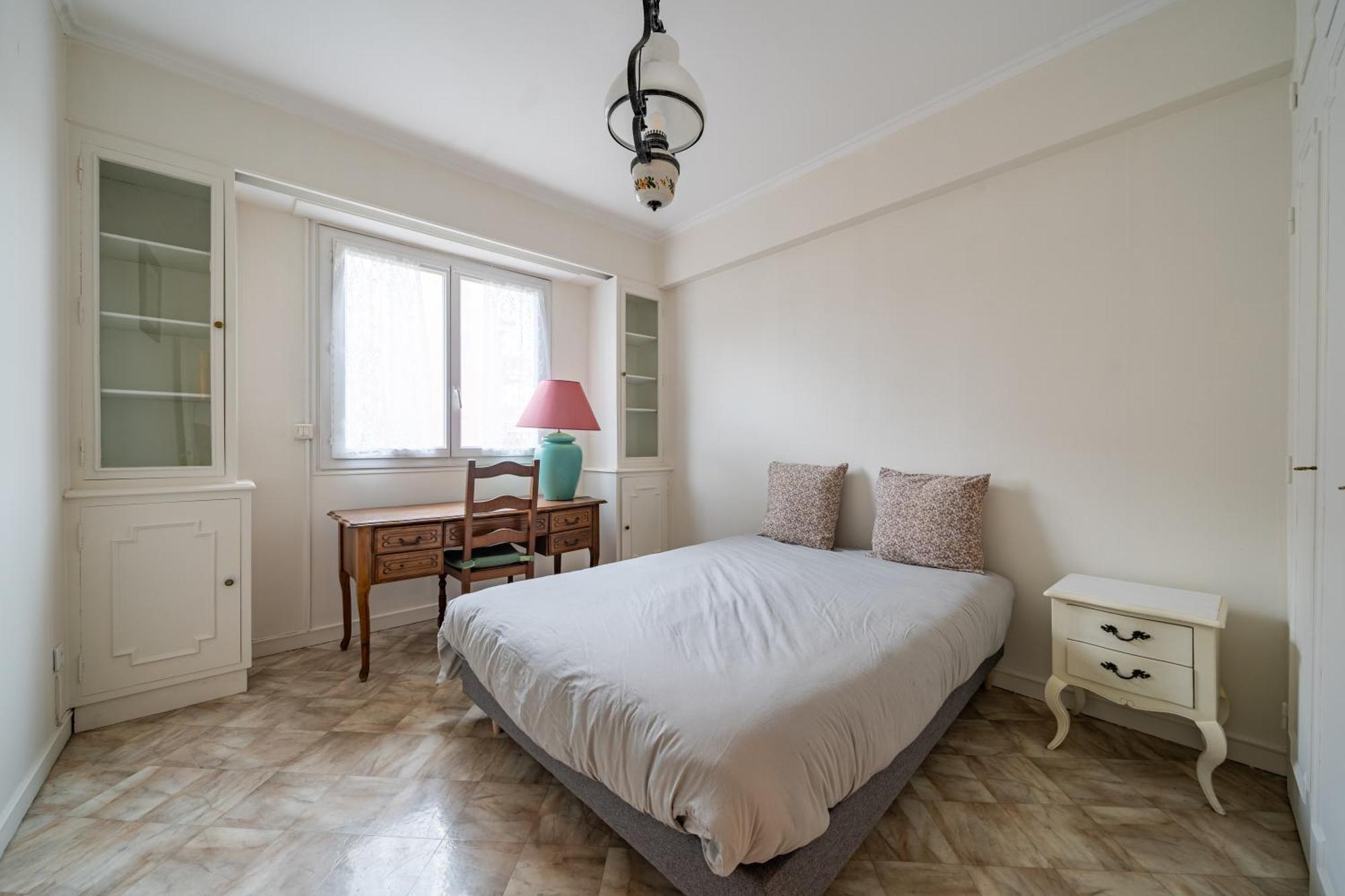 Appartement Grand 3 Pieces Calme - - Garage Nice